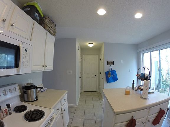 4th image of 1037 Oak Blossom Way