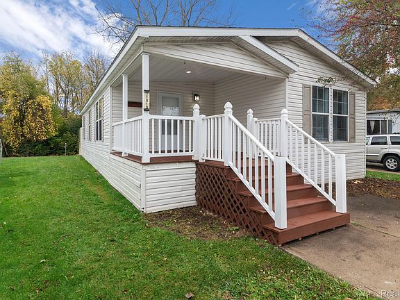 3rd image of 11810 Cascade Cir