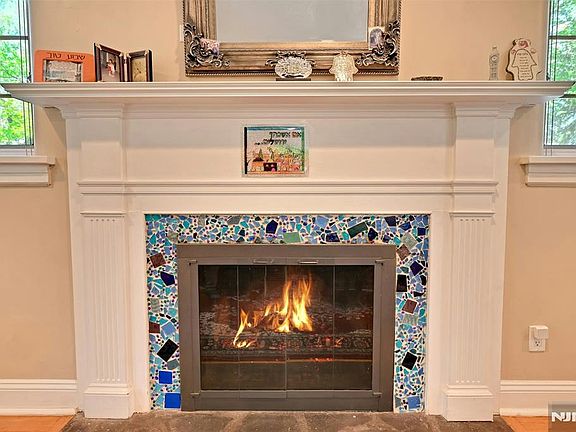 4th image of 581 Northumberland Rd