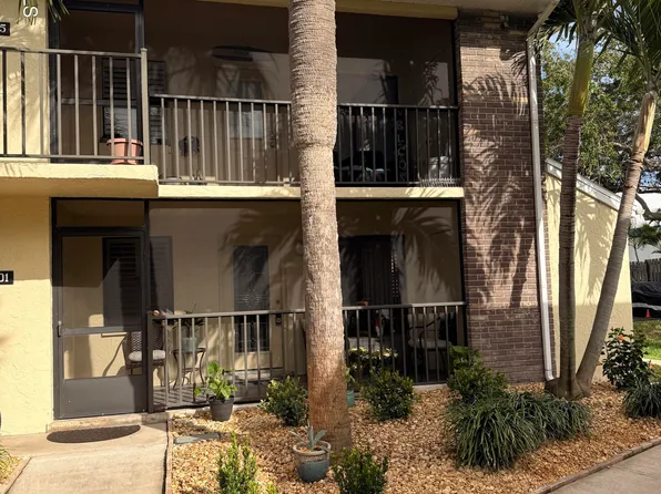 500 Catalina Rd APT 301, Cocoa Beach, FL 32931