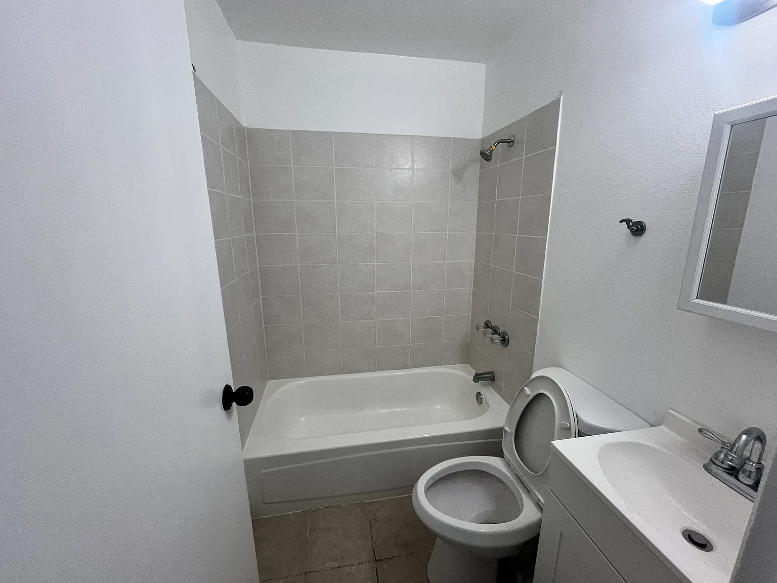 2 bed, $2,600 — Photo 4