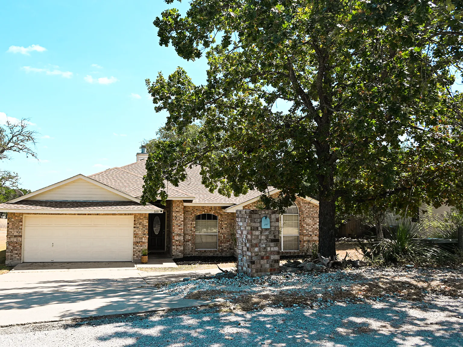 Ross Ln, Lago Vista — Photo 1