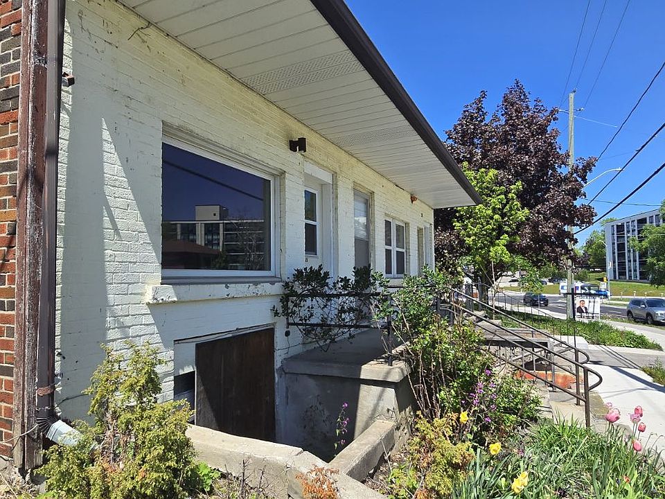 2nd image of 185 Highland Rd E #0