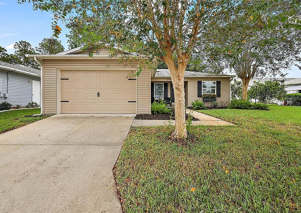 1st image of 32904 Enchanted Oaks Ln