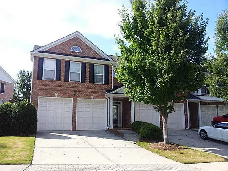 2545 Gadsen Walk — Photo 1