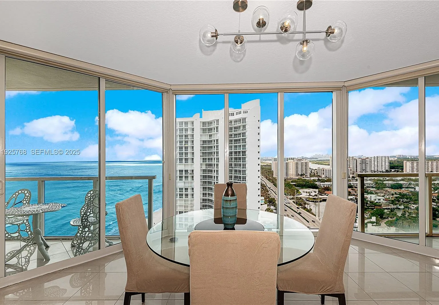 La Perla Condo — Photo 3