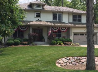 692 Framingham Ct, Gurnee, IL 60031