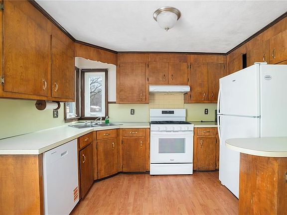 5th image of 247 Asylum Rd