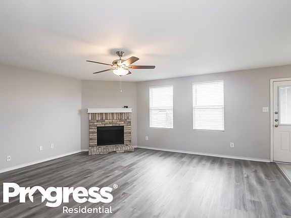 3rd image of 1023 Graystone Dr
