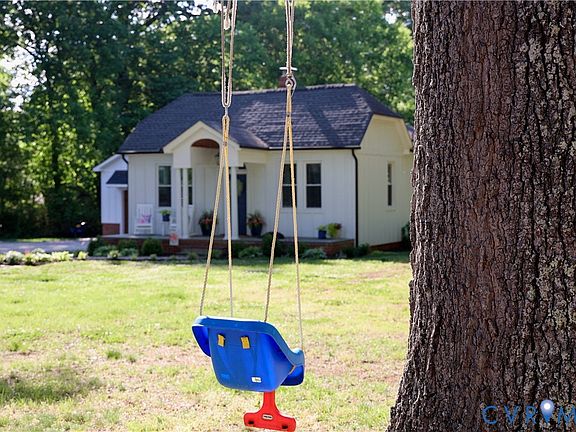 4th image of 932 Lee Rd