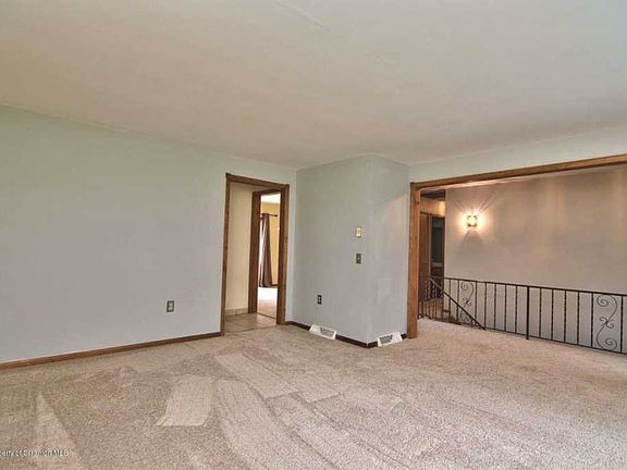 5th image of 138 Carol Dr