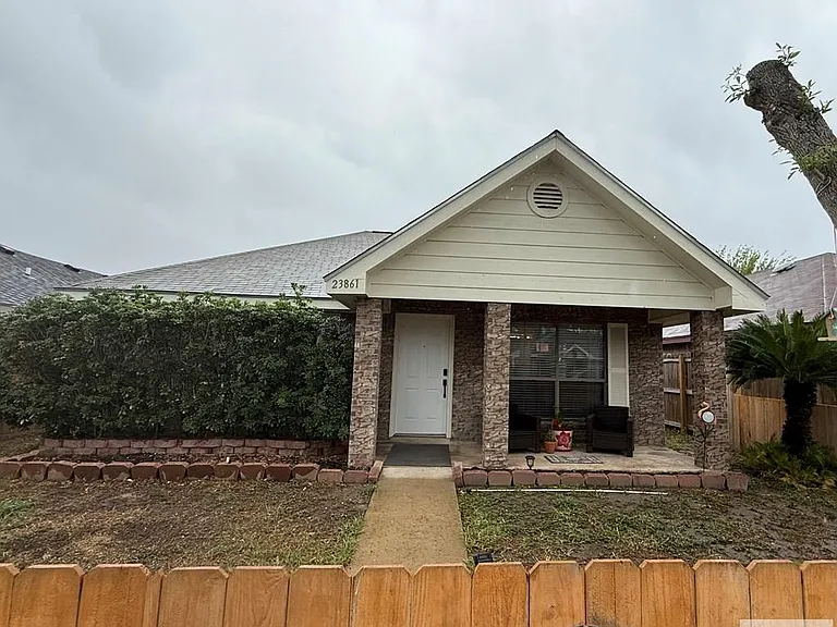 23861 Ellie Ln — Photo 2