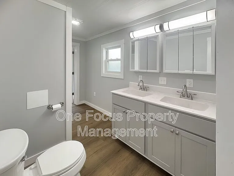 16 N Jones St — Photo 5