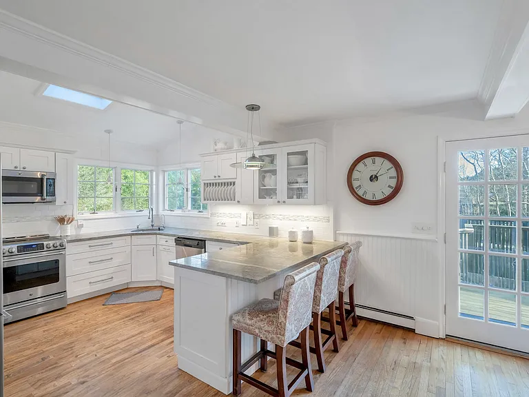 44 Wireless Rd — Photo 8