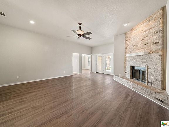 3rd image of 5602 Golden Dr