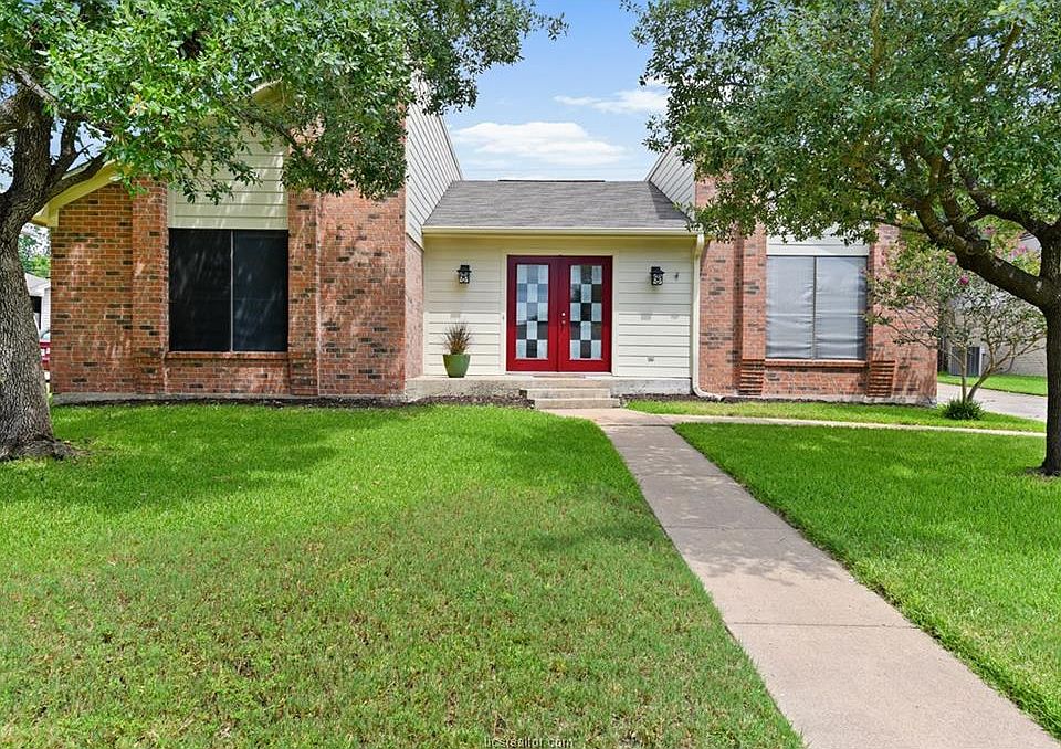 1st image of 3702 Valley Oaks Dr