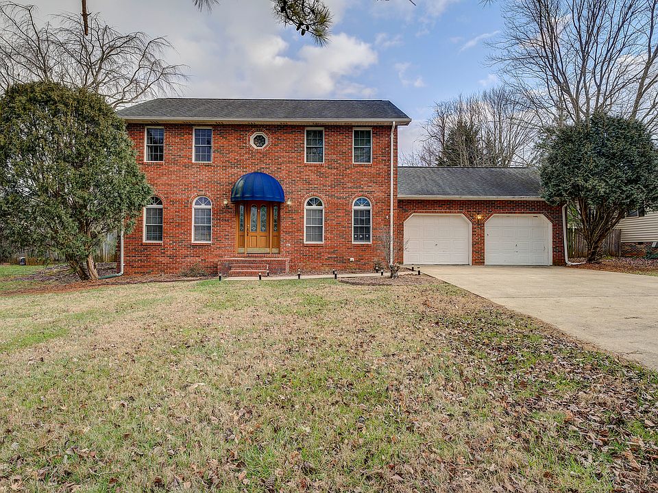 1st image of 1015 Estate Dr