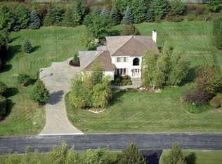 1367 Bridgewater Ln, Long Grove, IL 60047