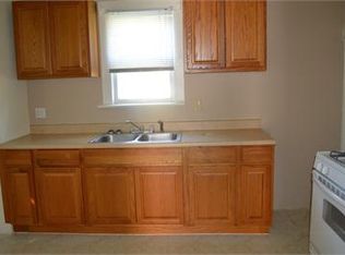 114 Newell St, Waterloo, IA 50703