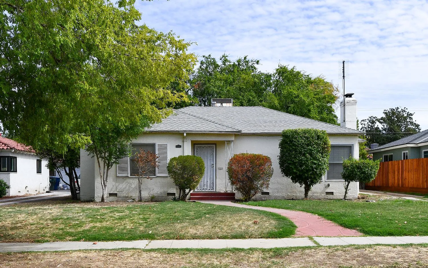 1564 N Arthur Ave photo 1