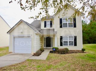 906 Grassy Patch Ln, Charlotte, NC 28216