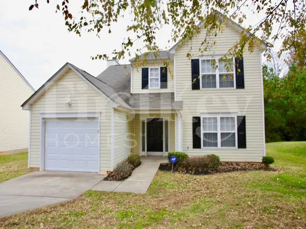 906 Grassy Patch Ln, Charlotte, NC 28216
