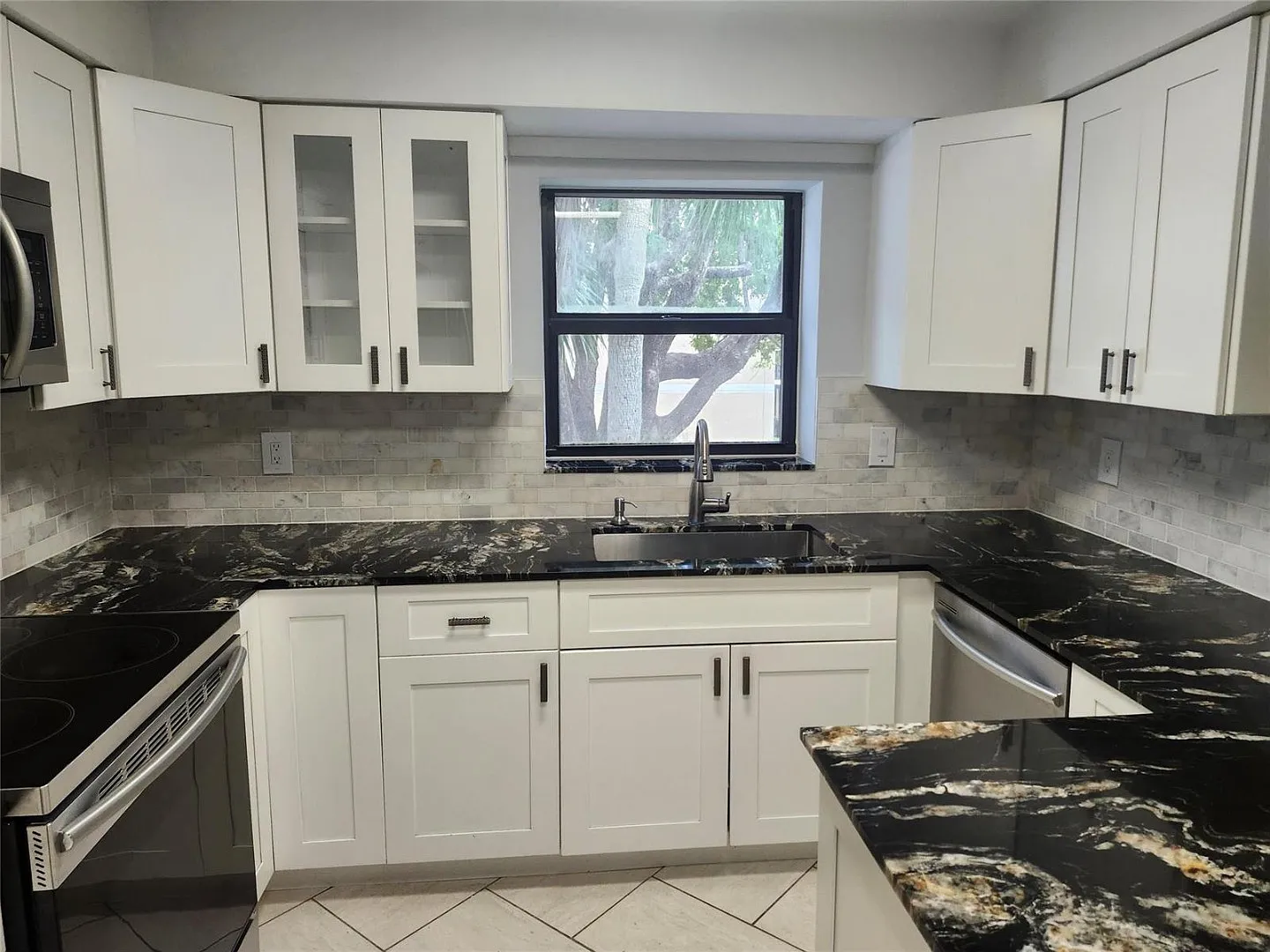 16251 Golf Club Rd - 212 — Photo 2