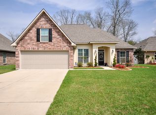 1282 Rue Riviere Dr, Port Allen, LA 70767