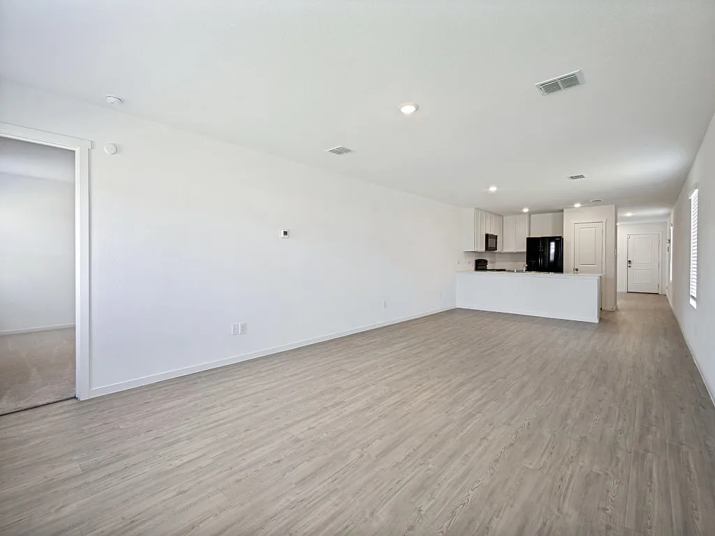 4 bed, 1599 sqft, $1,850 — Photo 3