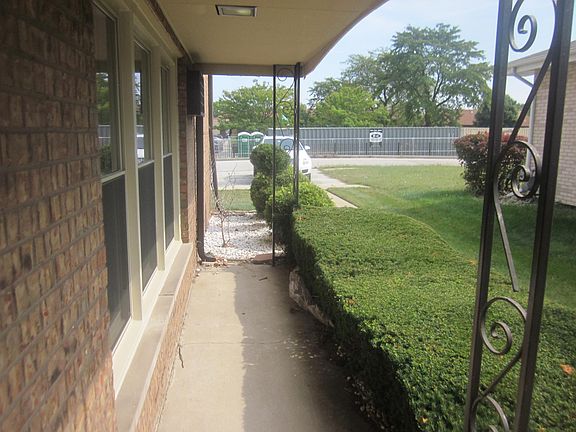 2nd image of 15126 Jeffery Ave APT 1W
