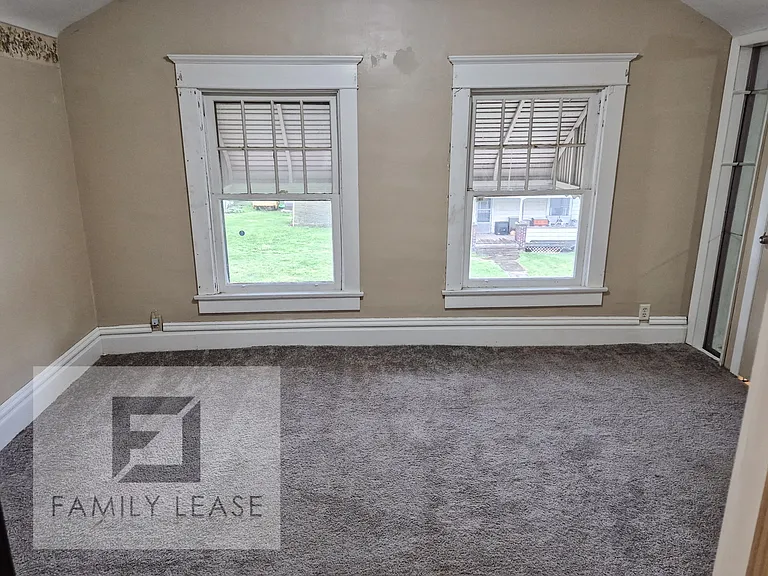 596 Lafayette Ave — Photo 29