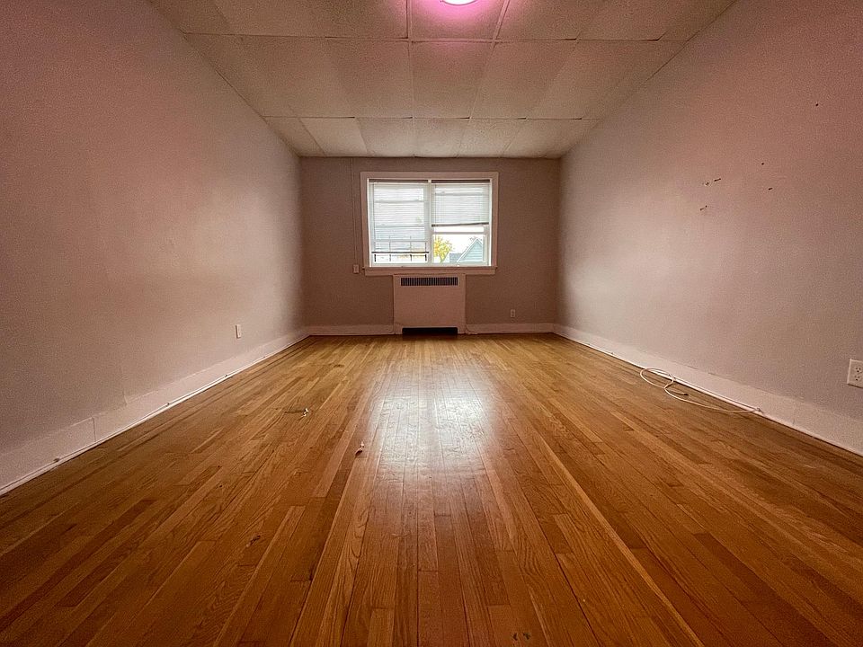 2nd image of 2729 Kennedy Blvd #24B
