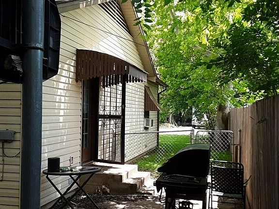 5th image of 205 W Hoover Ave