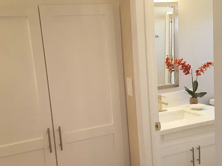 4225 Longridge Ave — Photo 22