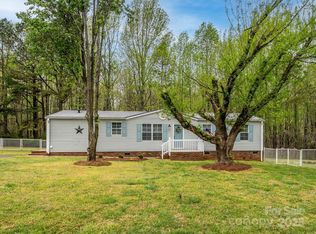 105 Mountain Brook Dr, Bessemer City, NC 28016