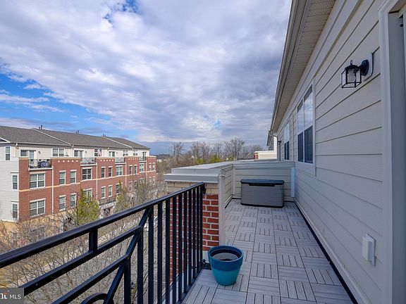 4th image of 43651 McDowell Sq
