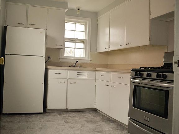5th image of 934 Highland Ave