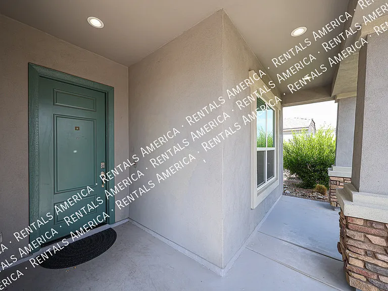 1829 E Saguaro Park Ln — Photo 5