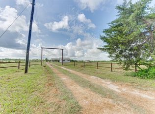 1300 W Fannin St, Rice, TX 75155