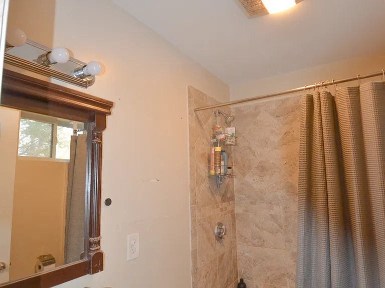 40 Bowen St #11A — Photo 17