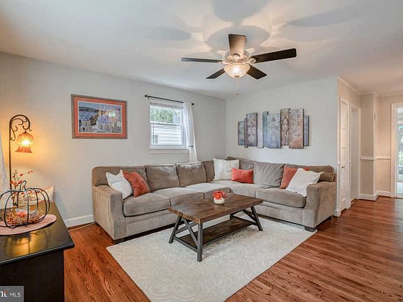 5th image of 2741 S Uhle St