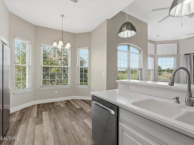 565 Rarity Bay Pkwy #201 — Photo 34