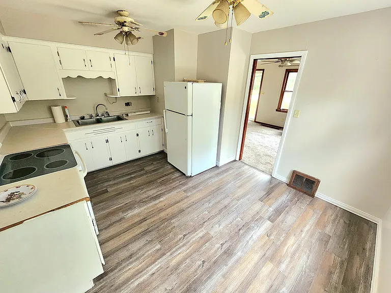 6913 Brint Rd — Photo 3