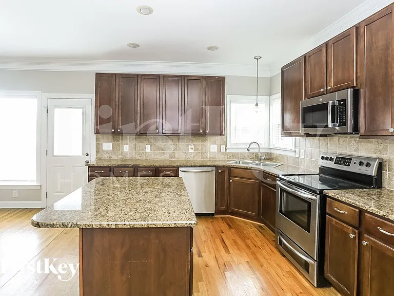 3801 Sonoma Way — Photo 6