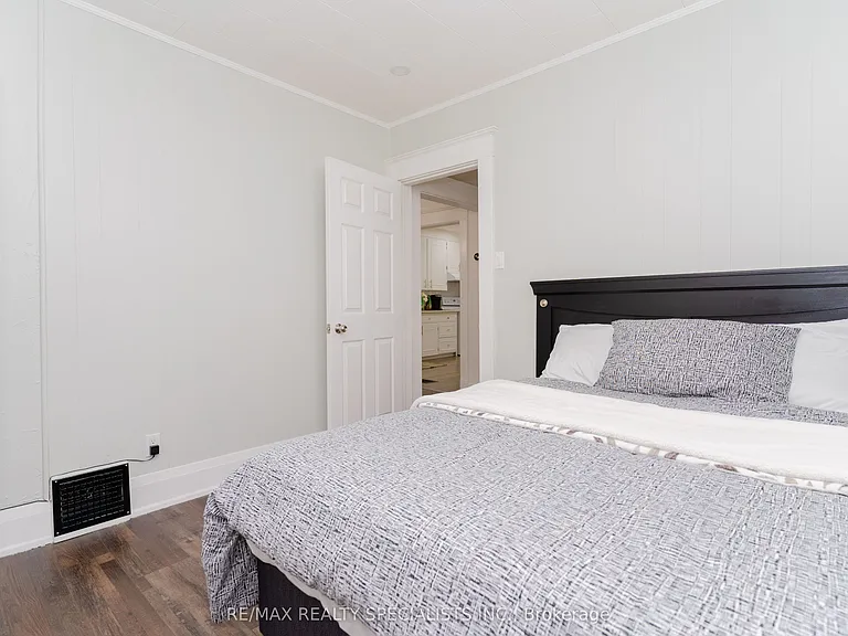 4397 Homewood Ave — Photo 15