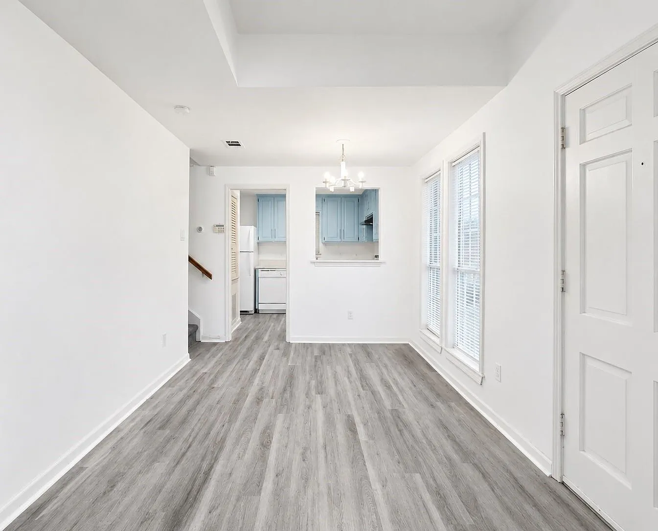 2 bed, 1.5 bath, 894 sqft, $2,050 — Photo 3