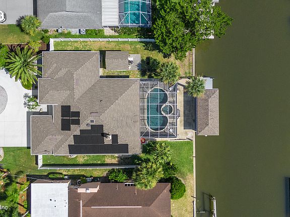 4th image of 15 CLAYMONT Court S