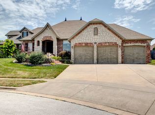 5820 S Middleton Ave, Springfield, MO 65804