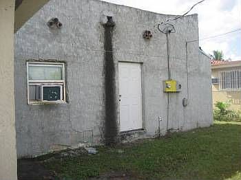 5th image of 1215 York St