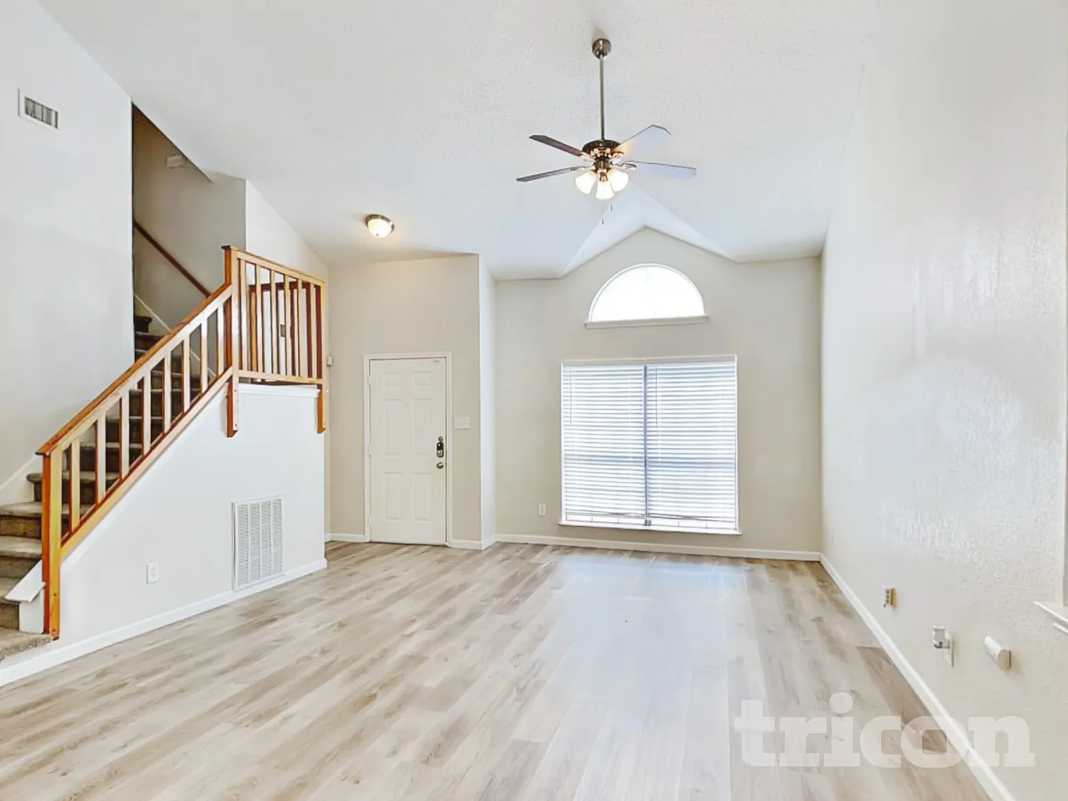 4137 Stinwick Lane Grand Prairie TX — Photo 4